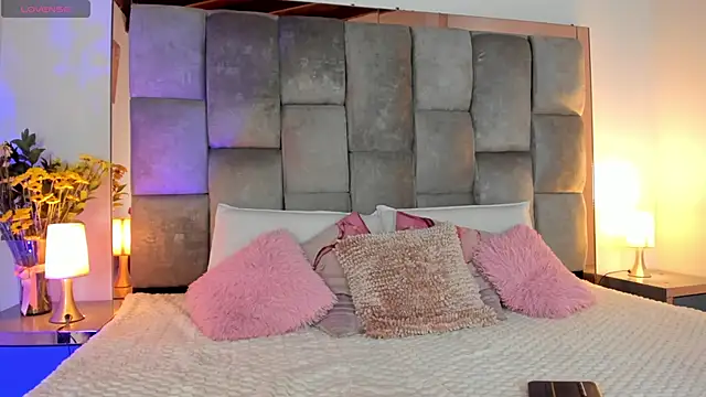 sara madrid online show from 10/21/25, 12:17