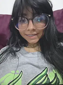 Snapshot of VioletxBloom chatting on 02/25/26, 12:53 VioletxBloom online show from 02/25/26, 12:53