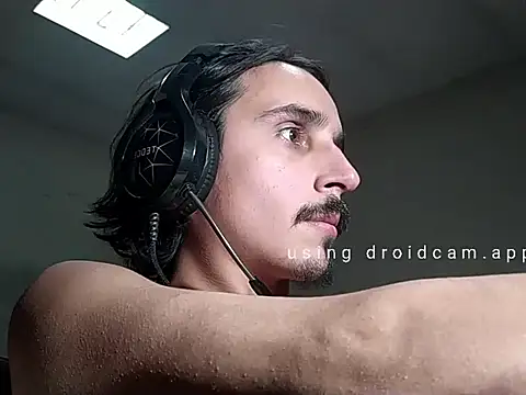 Snapshot of papito20cm chatting on 09/29/25, 07:51 papito20cm online show from 09/29/25, 07:51