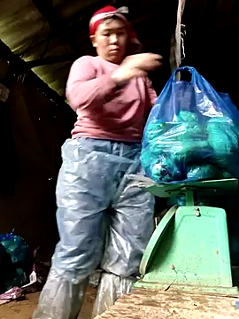 quynhkoolbae online show from 11/08/25, 02:23