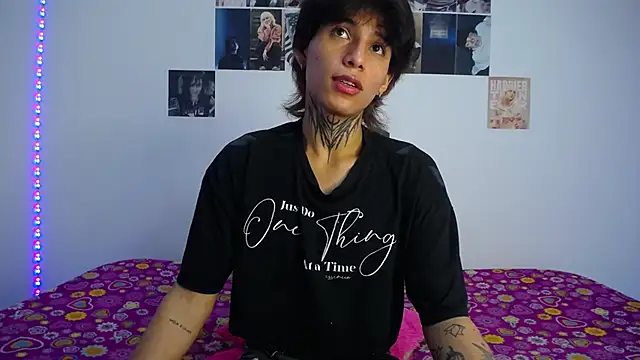 Snapshot of bellamy_095 chatting on 02/07/26, 02:21 bellamy 095 online show from 02/07/26, 02:21