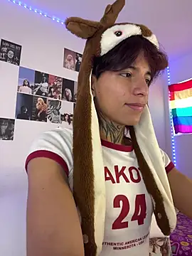 Snapshot of bellamy_095 chatting on 02/23/26, 06:49 bellamy 095 online show from 02/23/26, 06:49