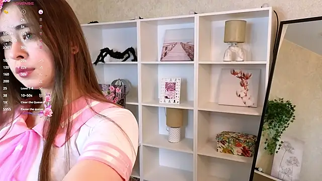 TraciMyntti online show from 11/14/25, 01:26