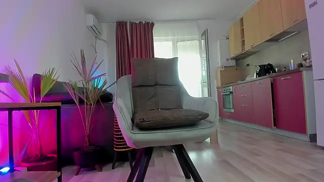 melanie wayy online show from 09/12/25, 03:12