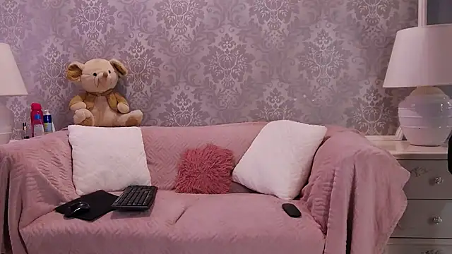 Snapshot of Ella_Raven chatting on 05/07/26, 05:13 Ella Raven online show from 05/07/26, 05:13