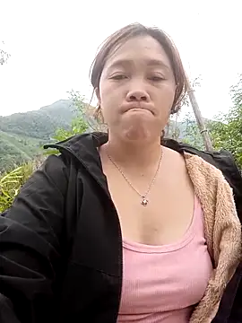 miumiu 00 online show from 10/22/25, 02:12