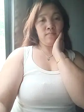 miumiu 00 online show from 11/22/25, 09:30