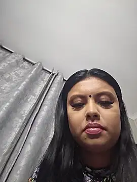 Indian GlowingMiax online show from 11/18/25, 01:33