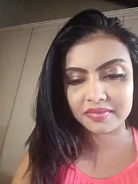 Indian GlowingMiax online show from 12/17/25, 05:02