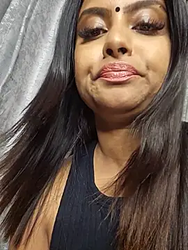 Indian GlowingMiax online show from 02/18/26, 03:30