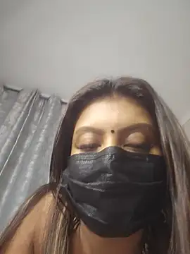 Snapshot of Indian_GlowingMiax chatting on 06/26/26, 10:36 Indian GlowingMiax online show from 06/26/26, 10:36
