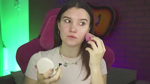 AgataWillis online show from 11/08/25, 02:34