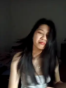 Snapshot of Katanh chatting on 04/13/26, 11:48 Katanh online show from 04/13/26, 11:48