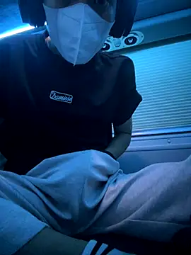 linh21107 online show from 11/10/25, 11:31