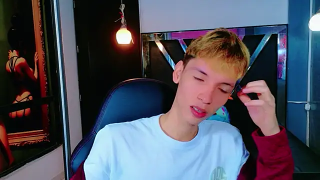 park jimin1 online show from 12/04/25, 12:03