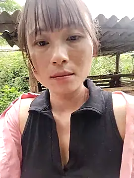 Snapshot of linda_bae00 chatting on 09/28/25, 01:22 linda bae00 online show from 09/28/25, 01:22