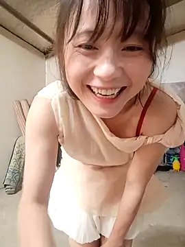 Snapshot of linda_bae00 chatting on 05/04/26, 01:12 linda bae00 online show from 05/04/26, 01:12