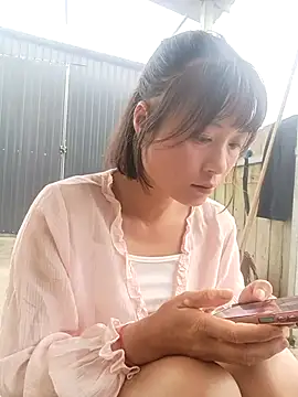 Snapshot of linda_bae00 chatting on 05/08/26, 12:27 linda bae00 online show from 05/08/26, 12:27