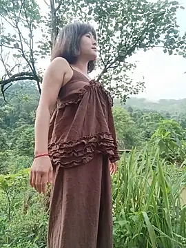 Snapshot of linda_bae00 chatting on 05/19/26, 11:33 linda bae00 online show from 05/19/26, 11:33