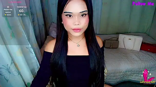 Cassandra Luxx online show from 06/19/26, 07:28