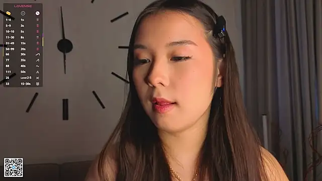 AlberthaEscue online show from 10/04/25, 04:21