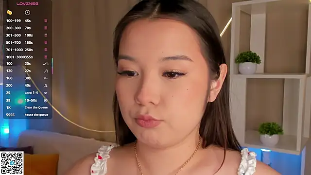 AlberthaEscue online show from 12/02/25, 04:07