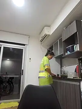 Danielaeliana online show from 11/28/25, 12:57