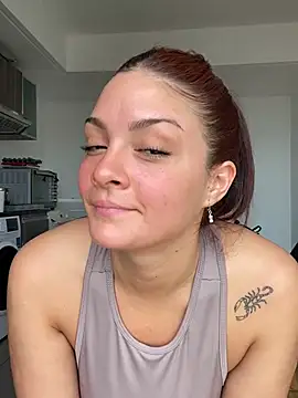 Snapshot of Danielaeliana chatting on 07/25/26, 03:20 Danielaeliana online show from 07/25/26, 03:20