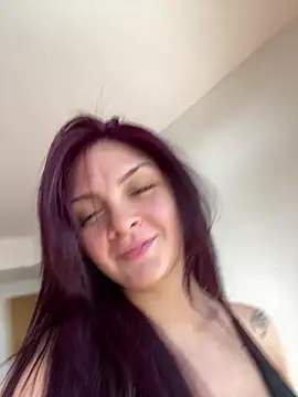 Snapshot of Danielaeliana chatting on 07/29/26, 04:27 Danielaeliana online show from 07/29/26, 04:27