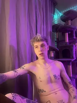 Snapshot of davesinner chatting on 02/22/26, 09:35 davesinner online show from 02/22/26, 09:35