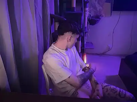 Snapshot of davesinner chatting on 03/03/26, 07:20 davesinner online show from 03/03/26, 07:20