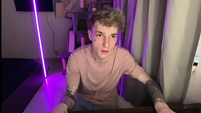 Snapshot of davesinner chatting on 03/30/26, 04:46 davesinner online show from 03/30/26, 04:46