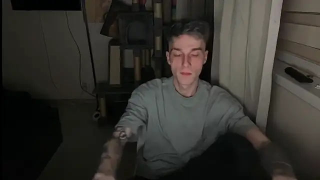 Snapshot of davesinner chatting on 03/30/26, 08:10 davesinner online show from 03/30/26, 08:10