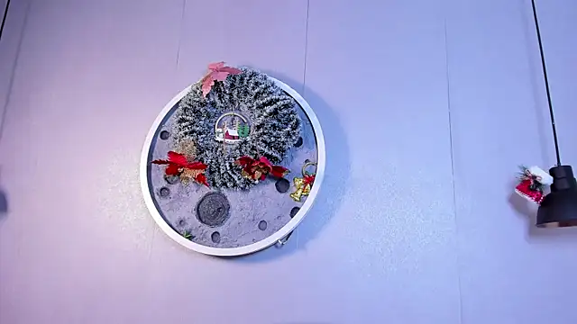 Roxy Medina online show from 12/21/25, 03:57