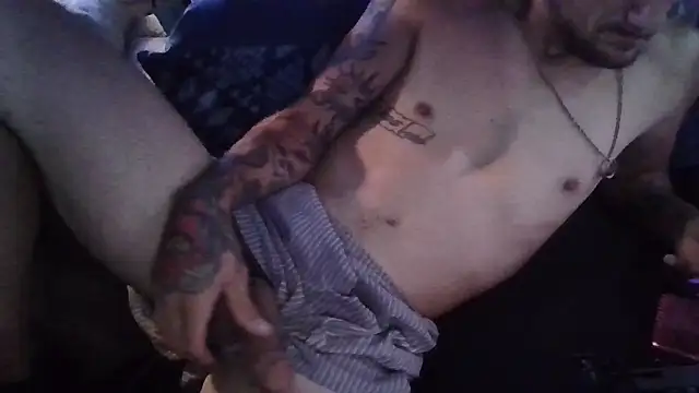 Snapshot of longdme33 chatting on 10/06/25, 08:50 longdme33 online show from 10/06/25, 08:50