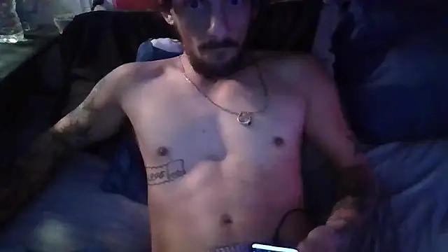 Snapshot of longdme33 chatting on 11/02/25, 07:05 longdme33 online show from 11/02/25, 07:05