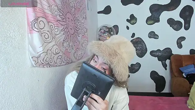 Snapshot of brihanna_cooper chatting on 11/06/25, 01:34 brihanna cooper online show from 11/06/25, 01:34