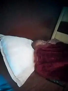 Snapshot of TinnyVsGiant chatting on 09/23/25, 02:58 TinnyVsGiant online show from 09/23/25, 02:58