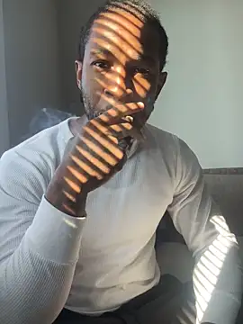 Snapshot of hardaway1523 chatting on 10/17/25, 02:08 hardaway1523 online show from 10/17/25, 02:08