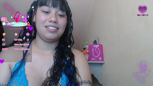 catalina saenz19 online show from 10/28/25, 11:51