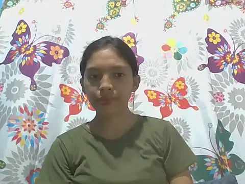 Snapshot of preggymom19 chatting on 09/21/25, 02:35 preggymom19 online show from 09/21/25, 02:35