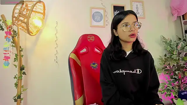 Lana Dreams  online show from 09/18/25, 01:35