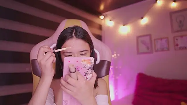 Lana Dreams  online show from 11/28/25, 01:30