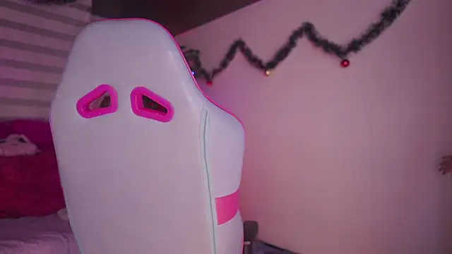 Lana Dreams  online show from 12/19/25, 01:01