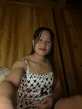 Snapshot of phungtiti chatting on 09/25/25, 01:26 phungtiti online show from 09/25/25, 01:26