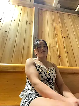 Snapshot of phungtiti chatting on 10/10/25, 12:59 phungtiti online show from 10/10/25, 12:59