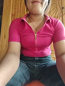 Snapshot of phungtiti chatting on 07/13/26, 01:19 phungtiti online show from 07/13/26, 01:19