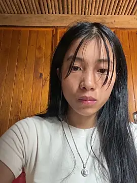 EmLy02 online show from 10/03/25, 02:19