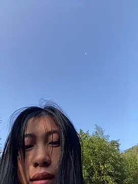 EmLy02 online show from 10/12/25, 11:48