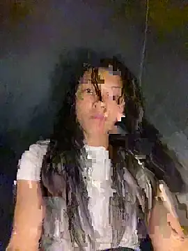 EmLy02 online show from 10/14/25, 02:40